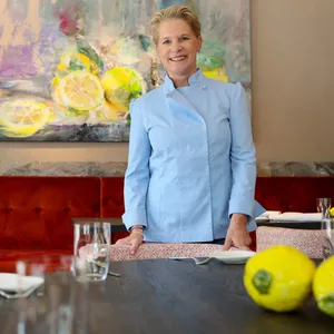 Die Hamburger Spitzenköchin Cornelia Poletto (51) in ihrem gleichnamigen Restaurant in Eppendorf