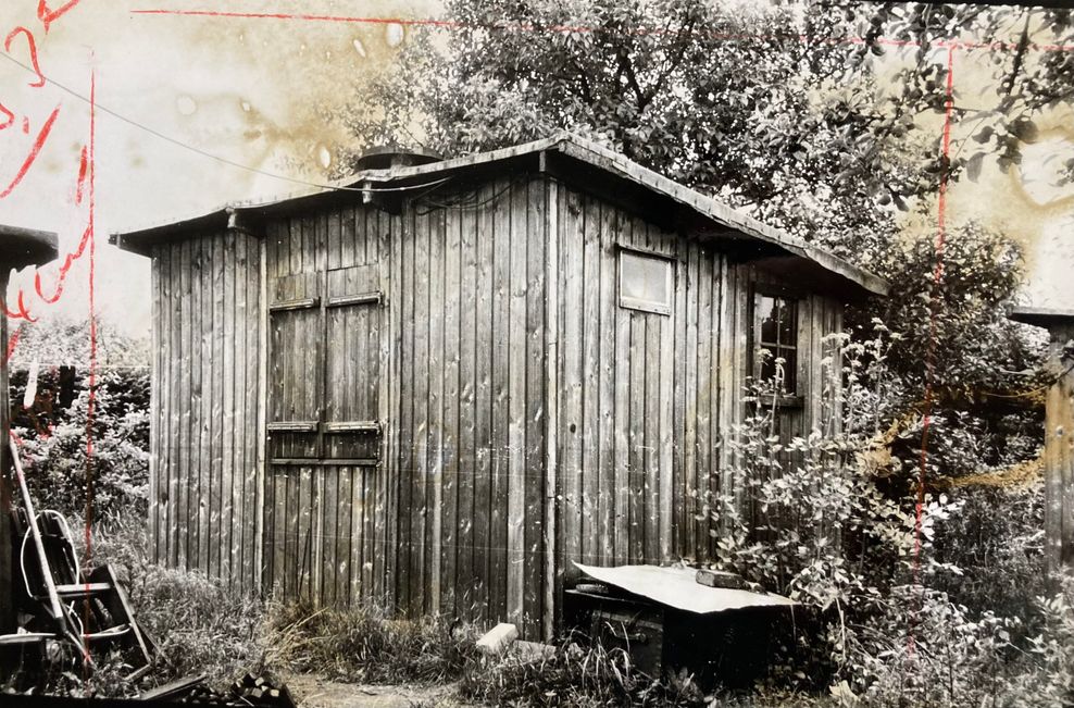 Die Hütte des Täters. Hier hatte der Mann „wie ein Einsiedler“ gewohnt, so Nachbarn damals.