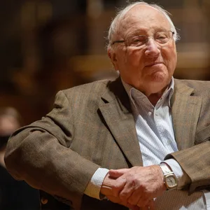 Uwe Seeler lächelt friedlich