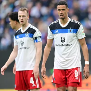 HSV-Spieler Schonlau, Glatzel und Muheim gegen Paderborn