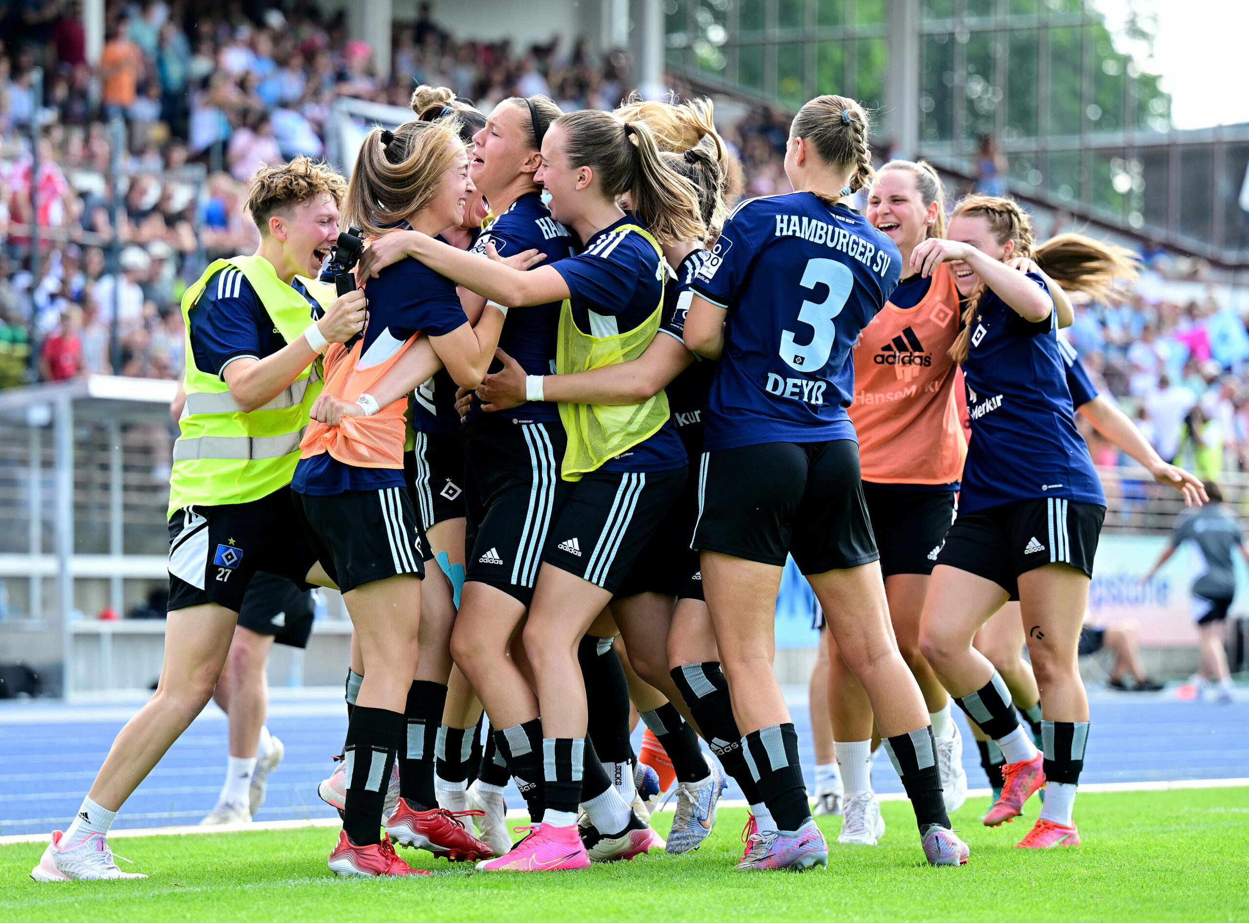 Die HSV-Frauen jubelten vor wenigen Wochen über den Aufstieg in die Zweite Bundesliga.