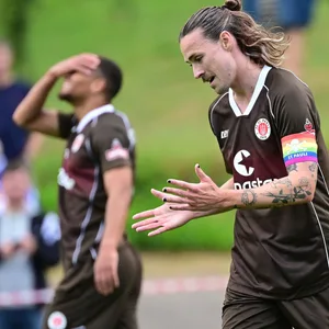 Jackson Irvine konnte im Testspiel in Malente 45 Minuten lang mitwirken.
