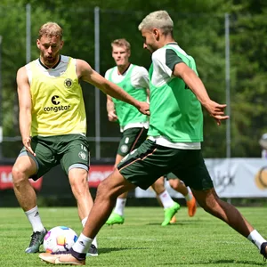 Carlo Boukhalfa beim Trainingsspiel des FC St. Pauli