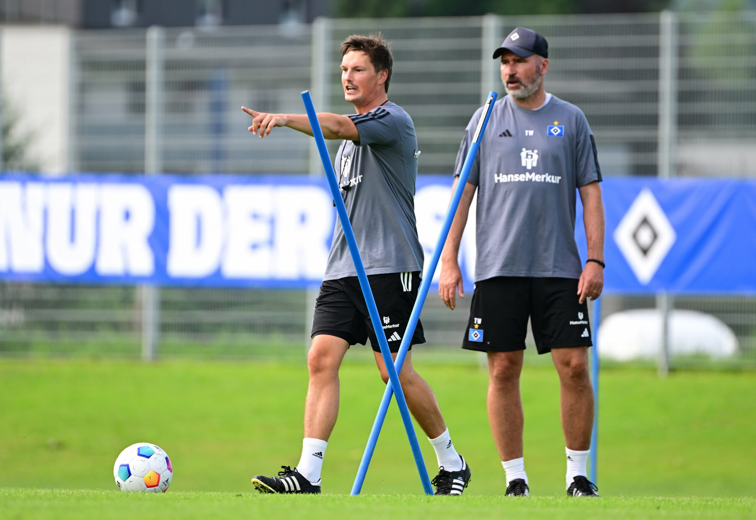 Merlin Polzin und Tim Walter im Trainingslager