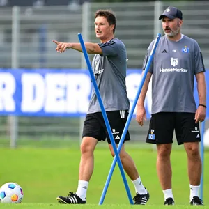 Merlin Polzin und Tim Walter im Trainingslager