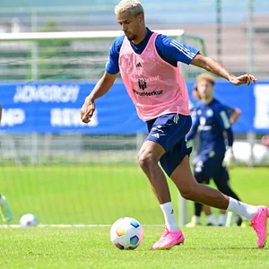 HSV-Stürmer Robert Glatzel im Trainingslager in Kitzbühel