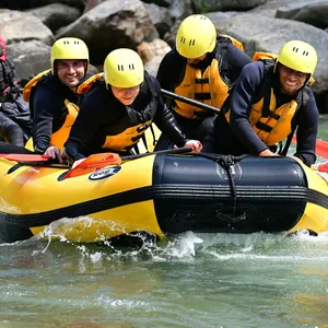 Die St. Pauli-Profis beim Rafting auf der Passer