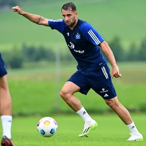 Levin Öztunali im HSV-Training