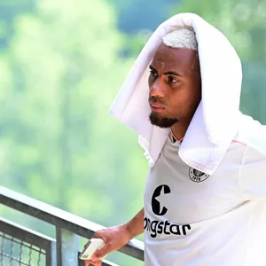 Etienne Amenyido im Trainingslager des FC St. Pauli in St. Leonhard.