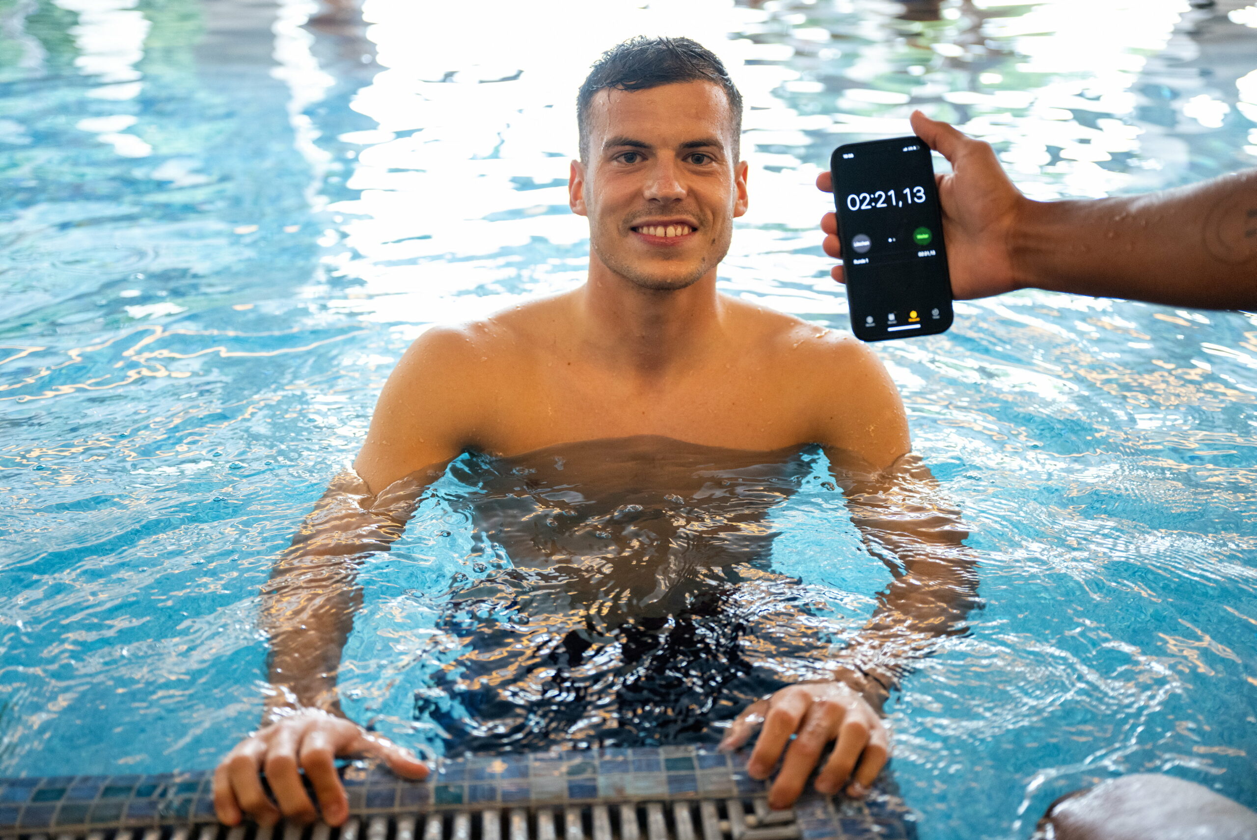 László Bénes bliebt mit 2:21 Minuten unter Wasser hinter dem Sieger Matheo Raab zurück (2:40).