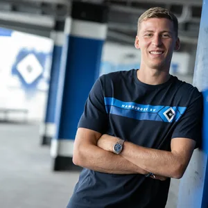 Ignace Van der Brempt posiert im Volksparkstadion.