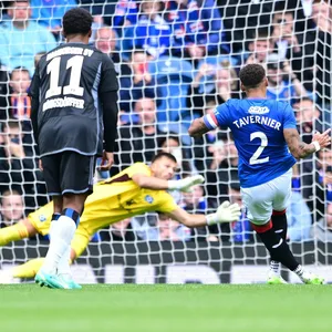 James Tavernier trifft per Elfmeter gegen den HSV