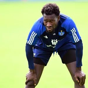 Bakery Jatta und seine Kollegen werden sich aus Sicht der HSV-Fans strecken müssen, damit es in dieser Saison klappt mit dem Aufstieg in die erste Liga.
