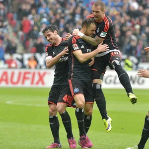 Heiko Westermann jubelt bei einem HSV-Auswärtsspiel in Mainz mit Gojko Kacar, Pierre-Michel Lasogga und Ivo Ilicevic.