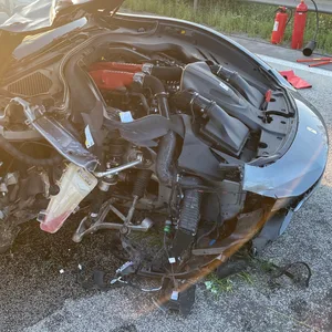 Dieser Ferrari war nach einem Auffahrunfall auf der A6 bei Mannheim nur noch Schrott.
