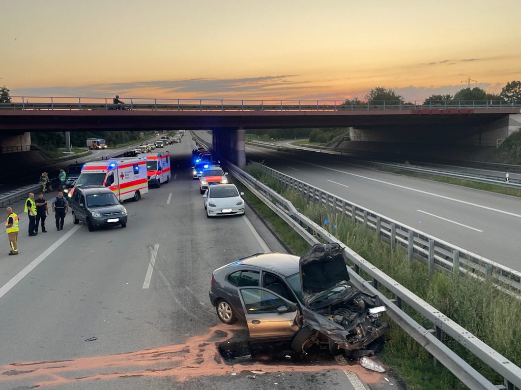 Am Stauende kam es auf der A6 in der Folge des ersten Zwischenfalls zu einem Folgeunfall.