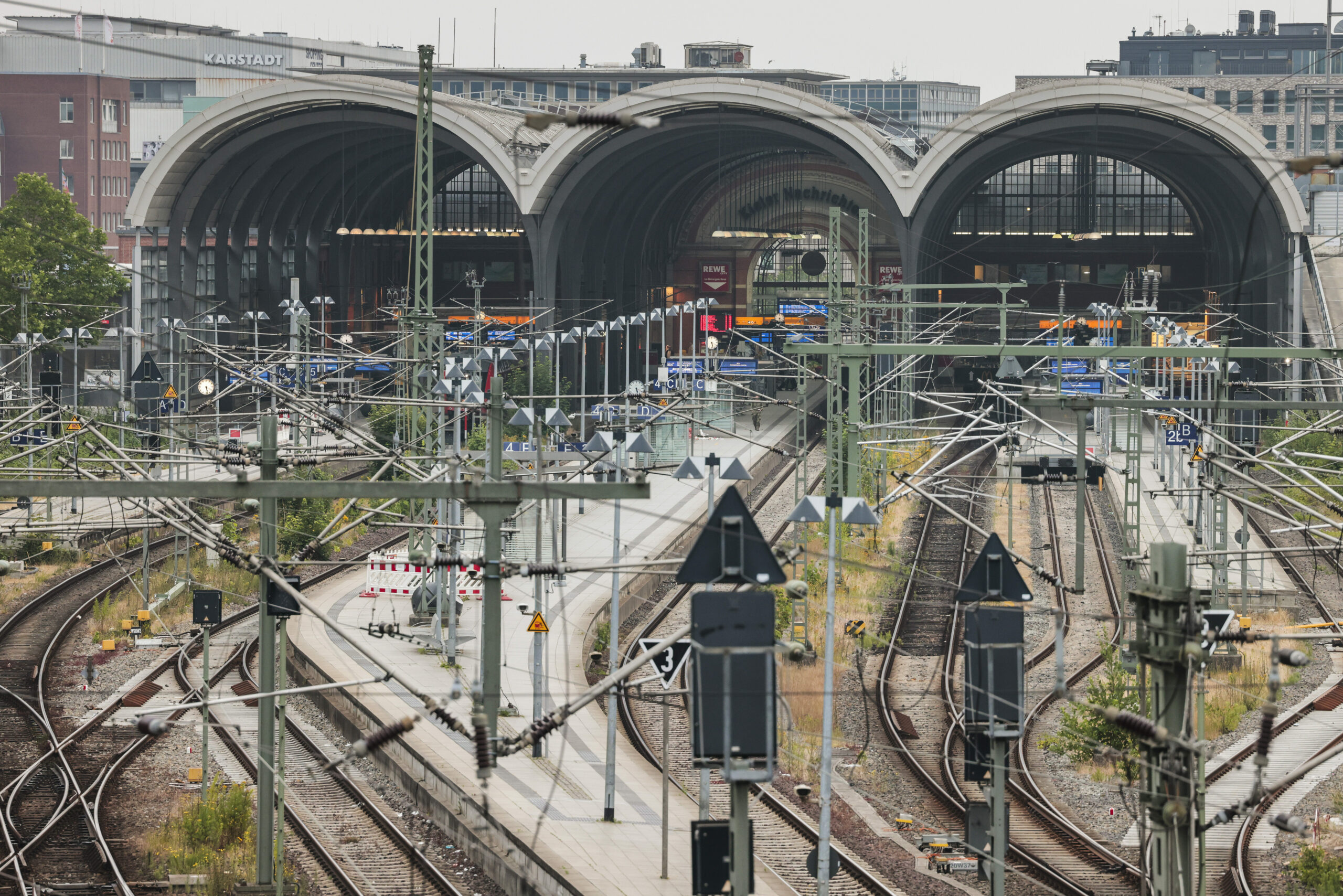 Der Hauptbahnhof von Kiel (Archivbild).