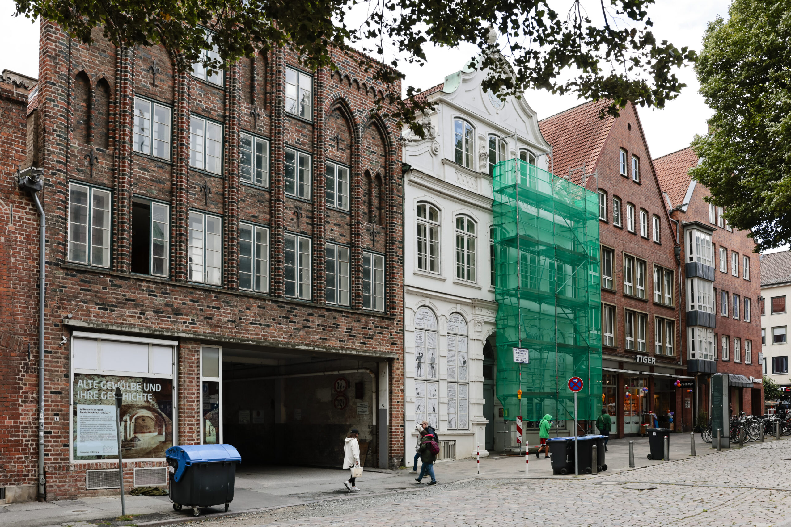 Buddenbrookhaus Lübeck mit Gerüst davor.