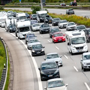 Auf den Autobahnen bei Hamburg war am Samstag gutes Durchhaltevermögen gefragt. (Archivbild)