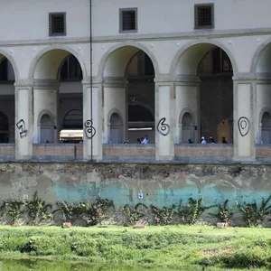Auf den Säulen des Vasari-Korridors prangt das Kürzel „DKS 1860“