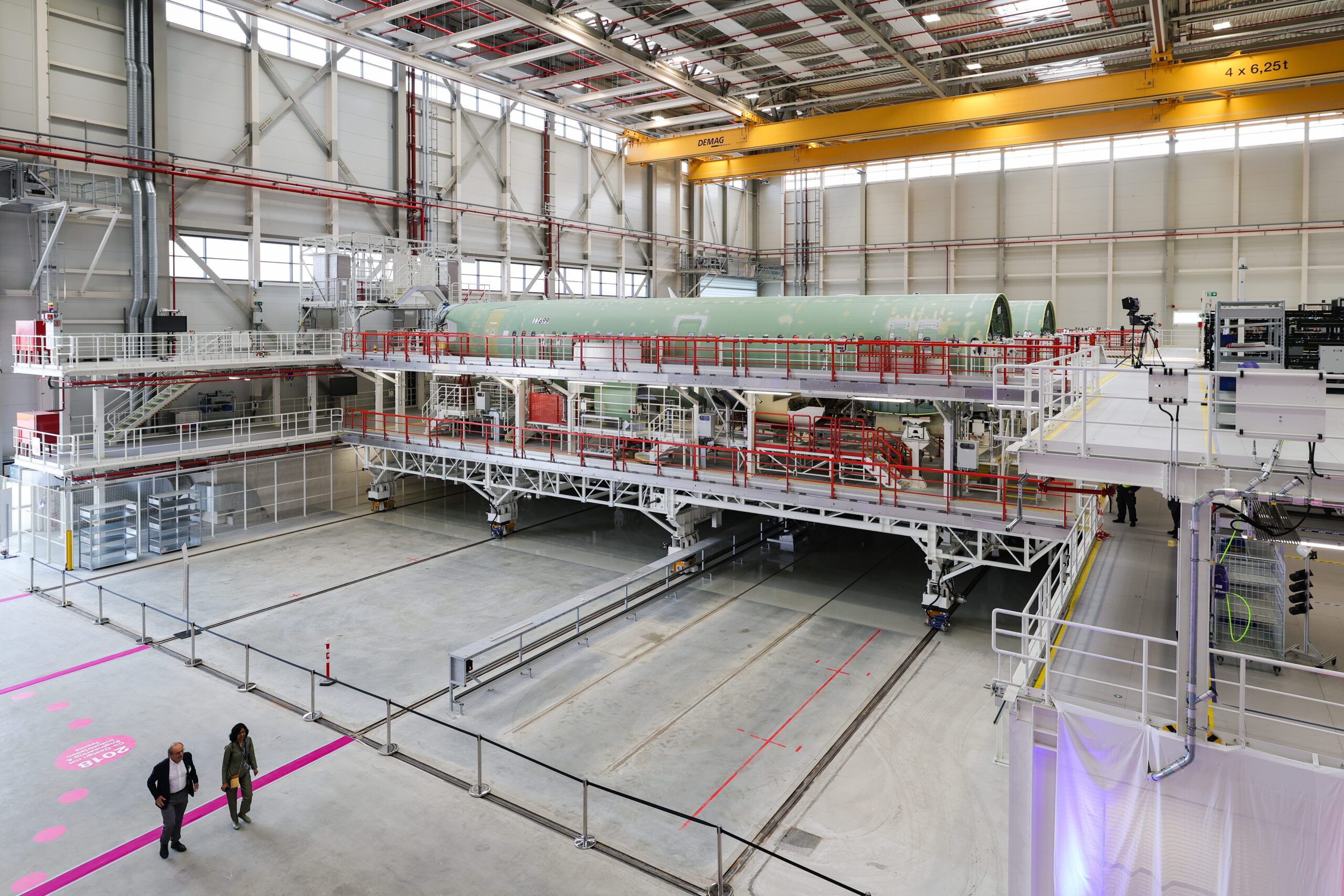 Blick in die neue Airbus-Produktionshalle für das Modell A321XLR in Finkenwerder.