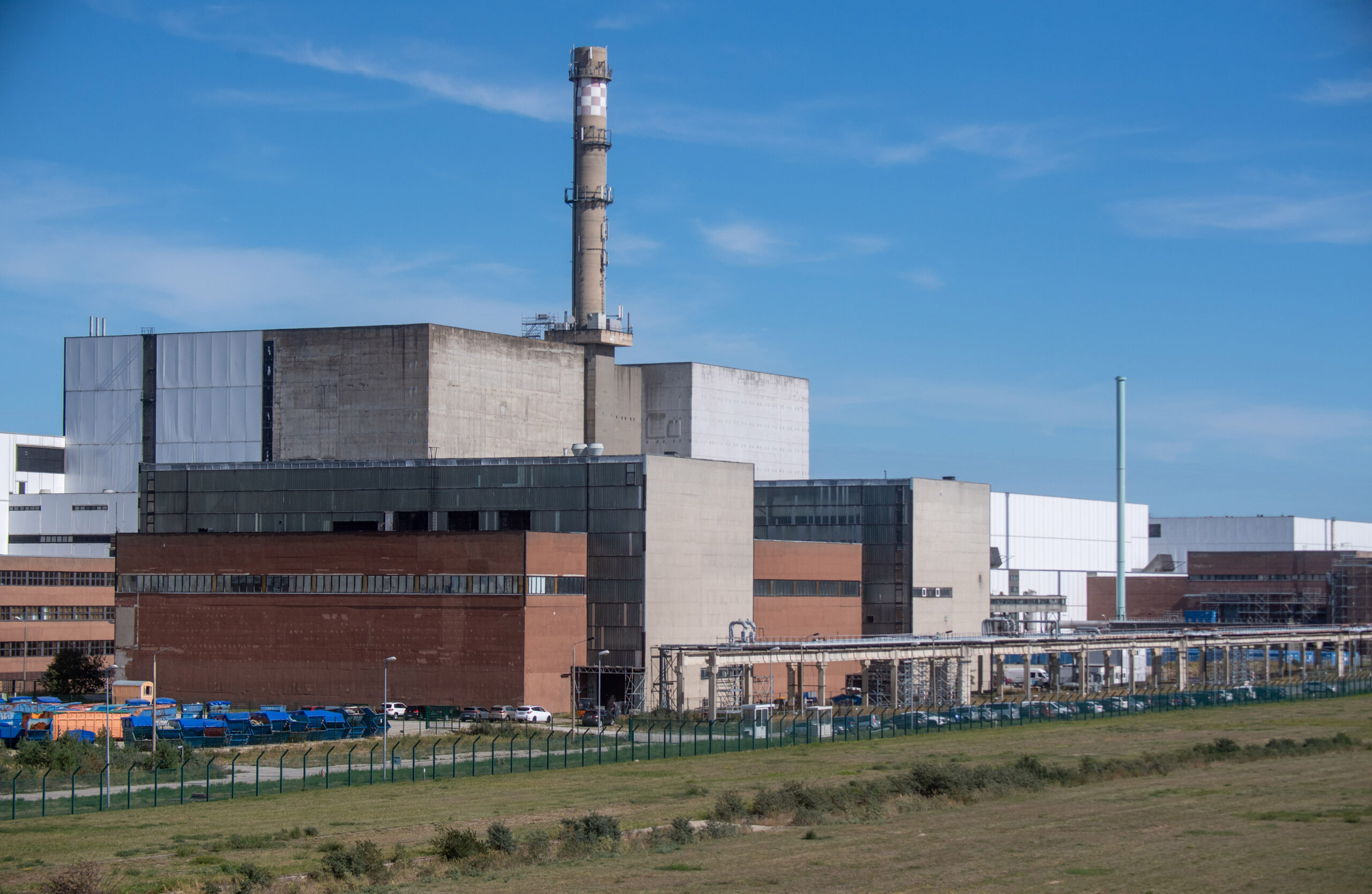 Blick auf die Reaktorblocke des ehemaligen „VE Kombinat Kernkraftwerke Bruno Leuschner“ in Lubmin.