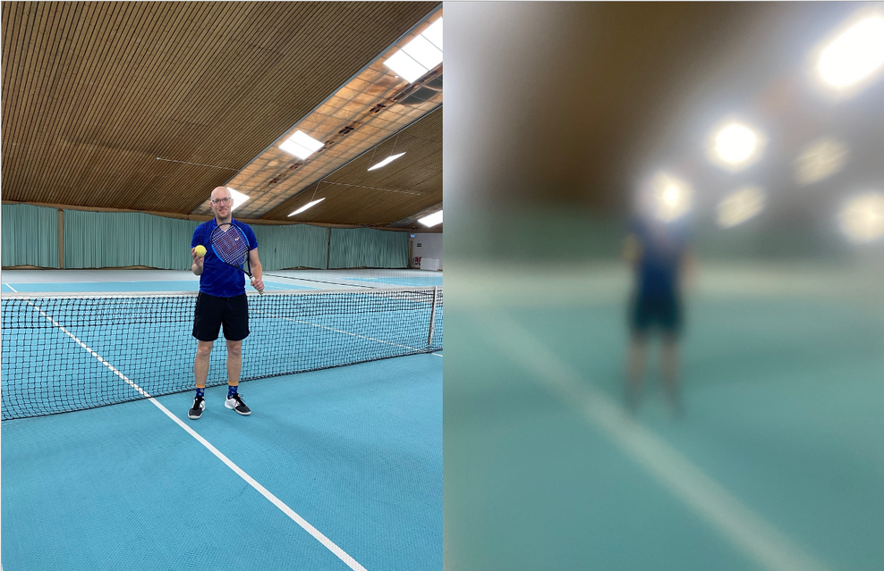 links sieht man Sascha mit Schläger und Ball vor dem Netz stehen, links ist das gleiche Bild, nur mit 10% Sehkraft und deshalb sehr verschwommen.