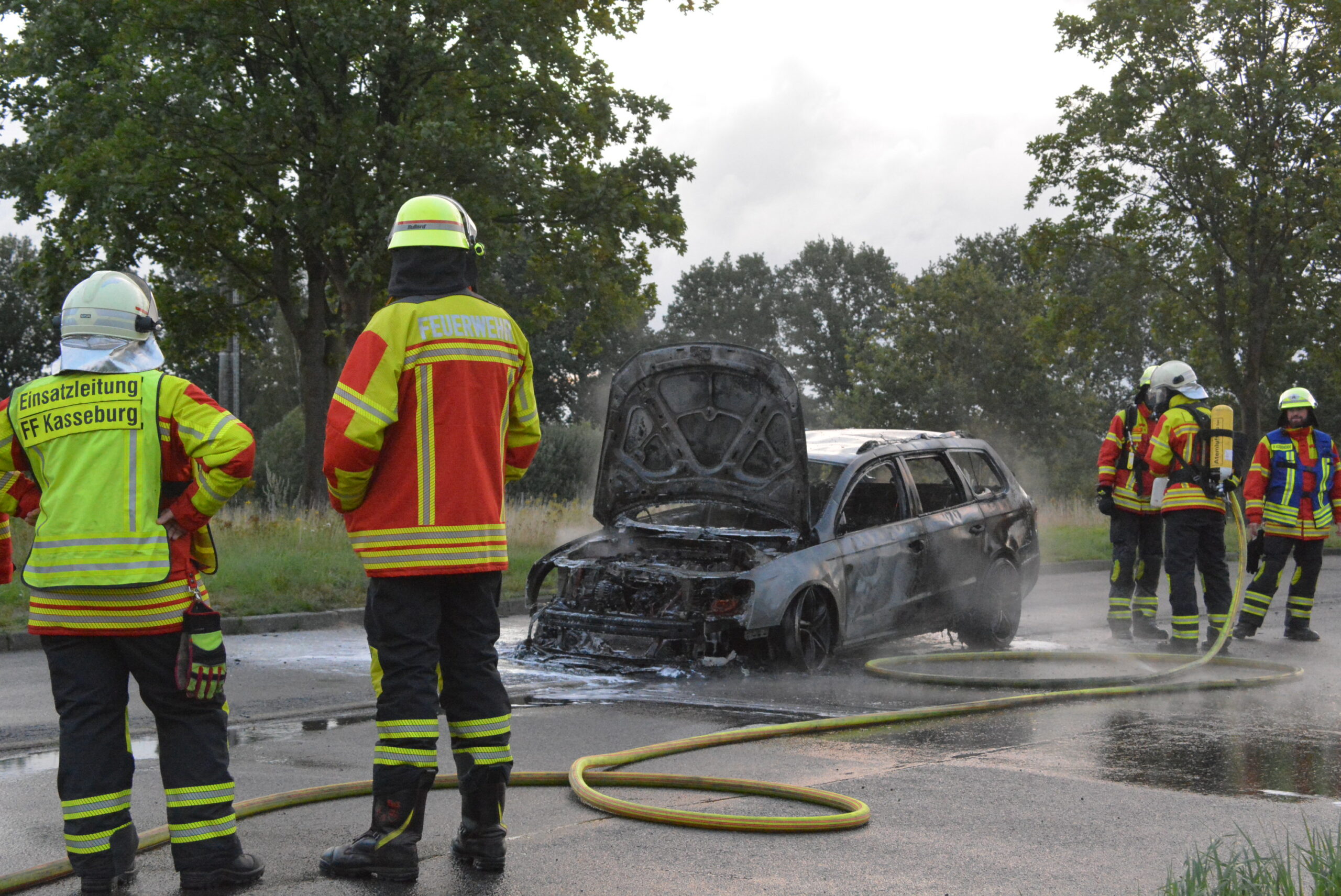 Aufn der A24 in Höhe Schwarzenbek ist am Dienstagmorgen ein Auto ausgebrannt.