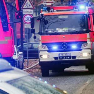 Flüchtlingszelt brennt – Bewohner löschen selbst