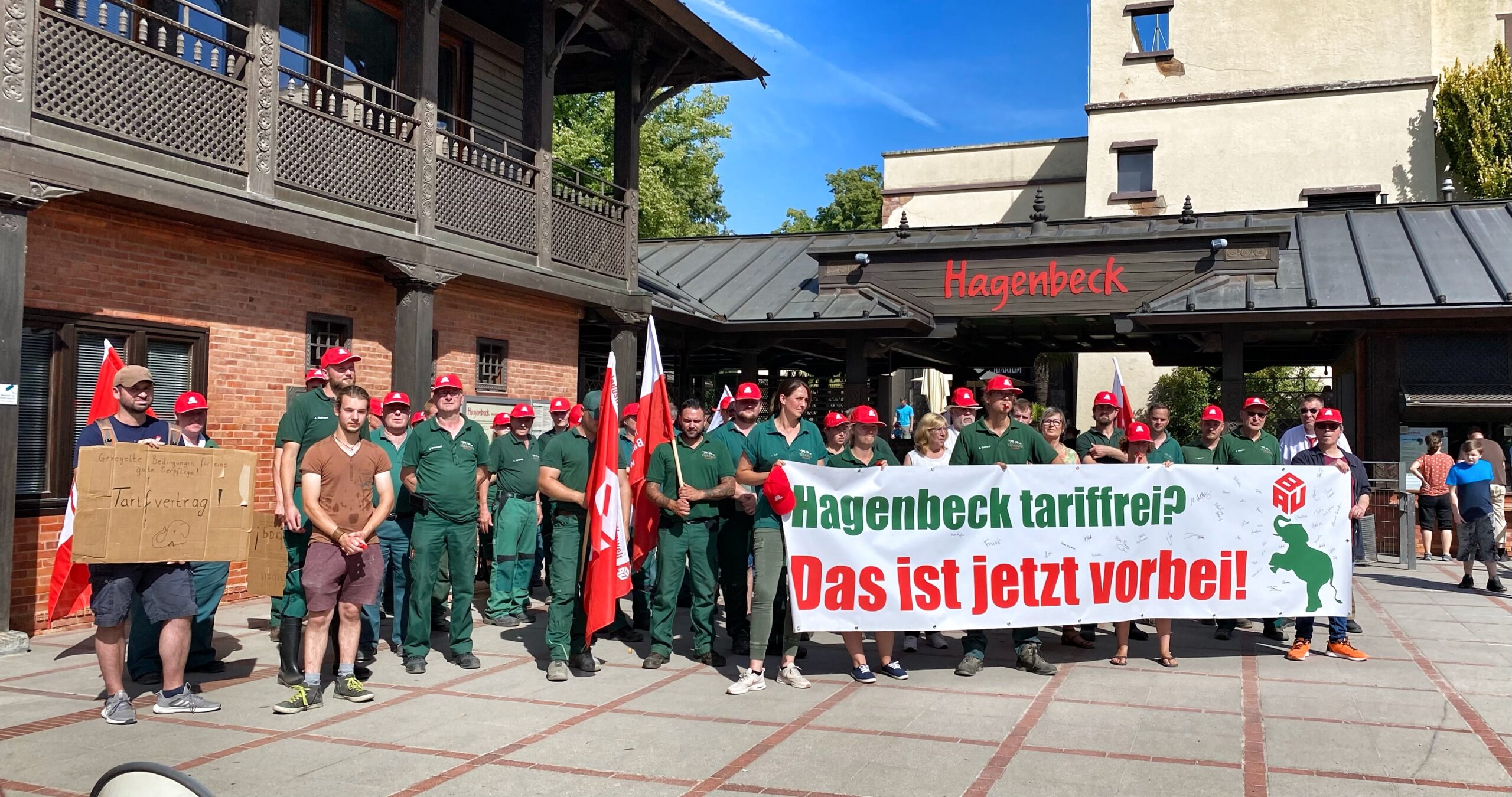 Seit April 2022 kämpfen die Hagenbeck-Mitarbeiter für einen Tarifvertrag im Zoo (Archivbild).
