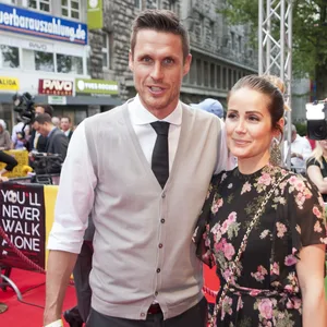 Sebastian Kehl mit seiner Ehefrau TIna bei einer Filmpremiere