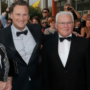 Guido Maria Kretschmer mit Ehemann Frank Mutters und Eltern Mariane und Erich