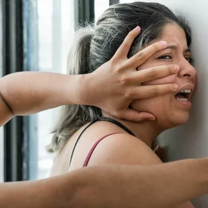 Femizide sind auch in Deutschland traurige Realität: Alle drei Tage bringt ein (Ex-) Partner eine Frau ums Leben.