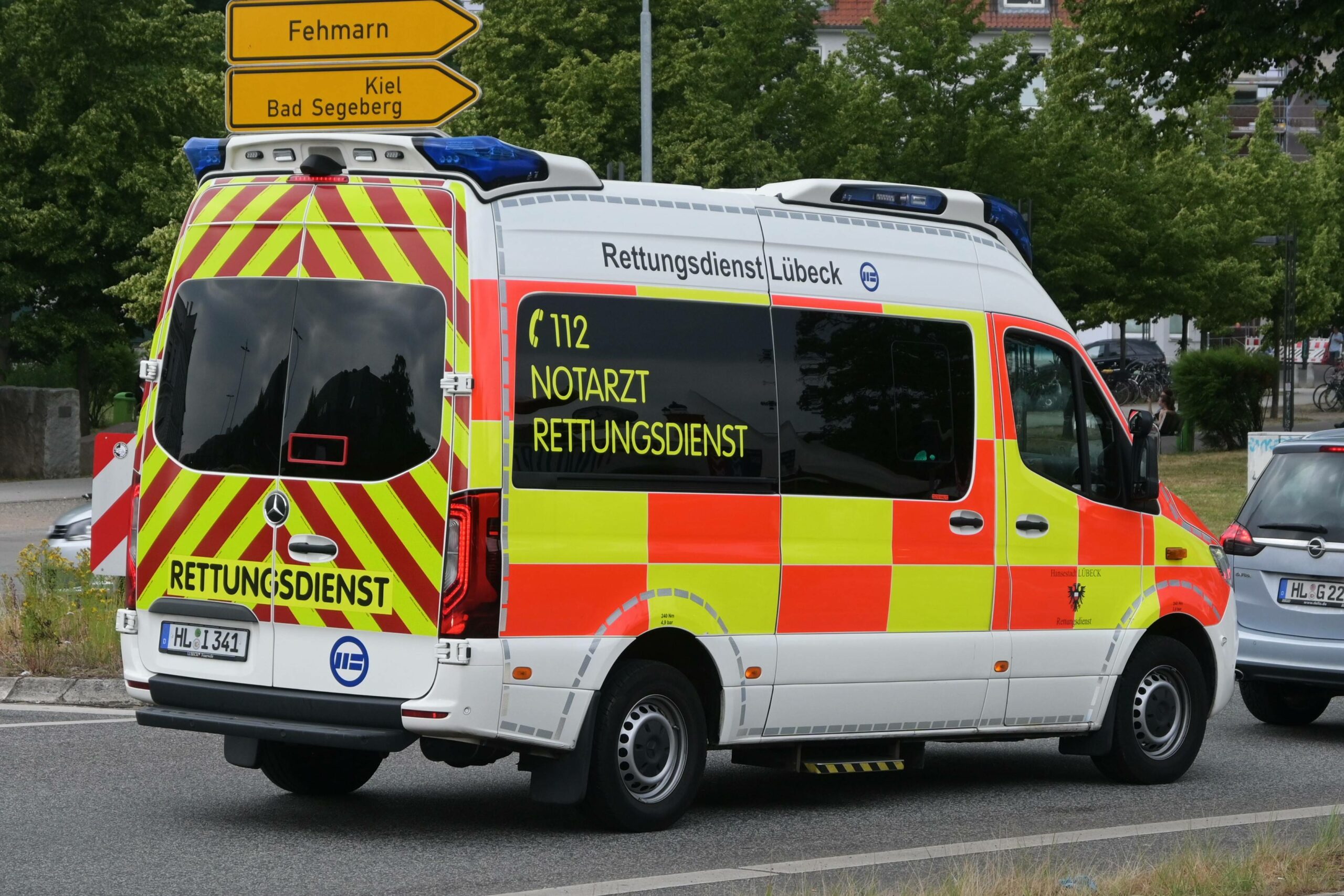 Ein Einsatzfahrzeug des Lübecker Rettungsdienstes (Symbolbild).