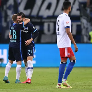 Hertha-Spieler jubeln iin der Relegation