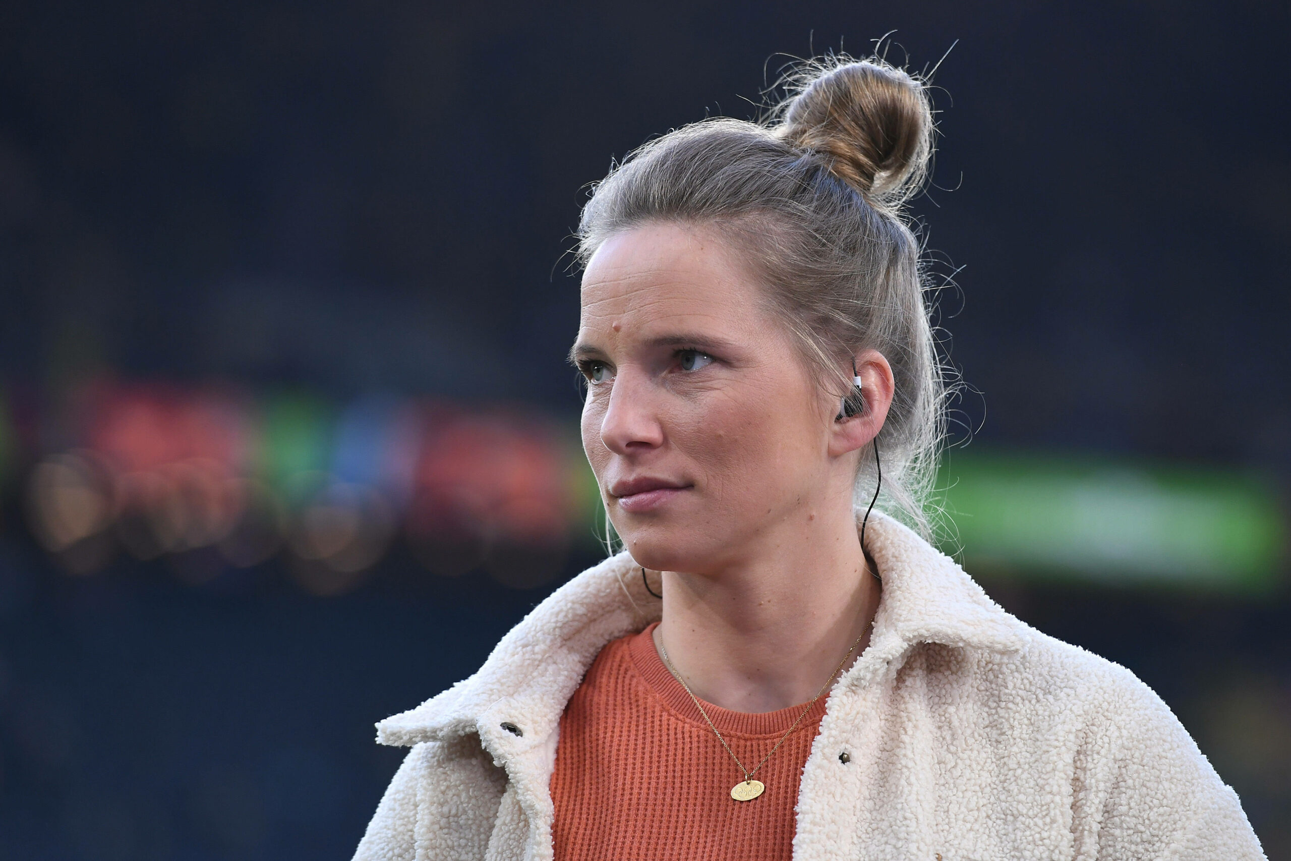 Olympiasiegerin und TV-Expertin Tabea Kemme beim Bundesligaspiel zwischen Borussia Dortmund und dem 1. FC Köln