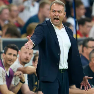 Bundestrainer Hansi Flick ist unzufrieden mit dem Spiel seiner Mannschaft gegen Kolumbien
