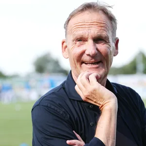 Hans-Joachim Watzke beim Testspiel zwischen SV Westfalia Rhynern und Borussia Dortmund