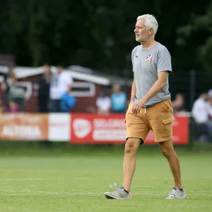 Altona-Coach Andreas Bergmann durfte im Heimspiel gegen Union Tornesch nur zuschauen.