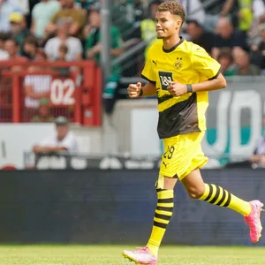 BVB-Spieler Jermain Nischalke im Spiel Preußen Münster gegen Borussia Dortmund U23.