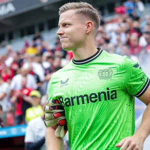 Leverkusen-Torhüter Patrick Pentz beim Einlaufen vor dem Testspiel gegen West Ham United