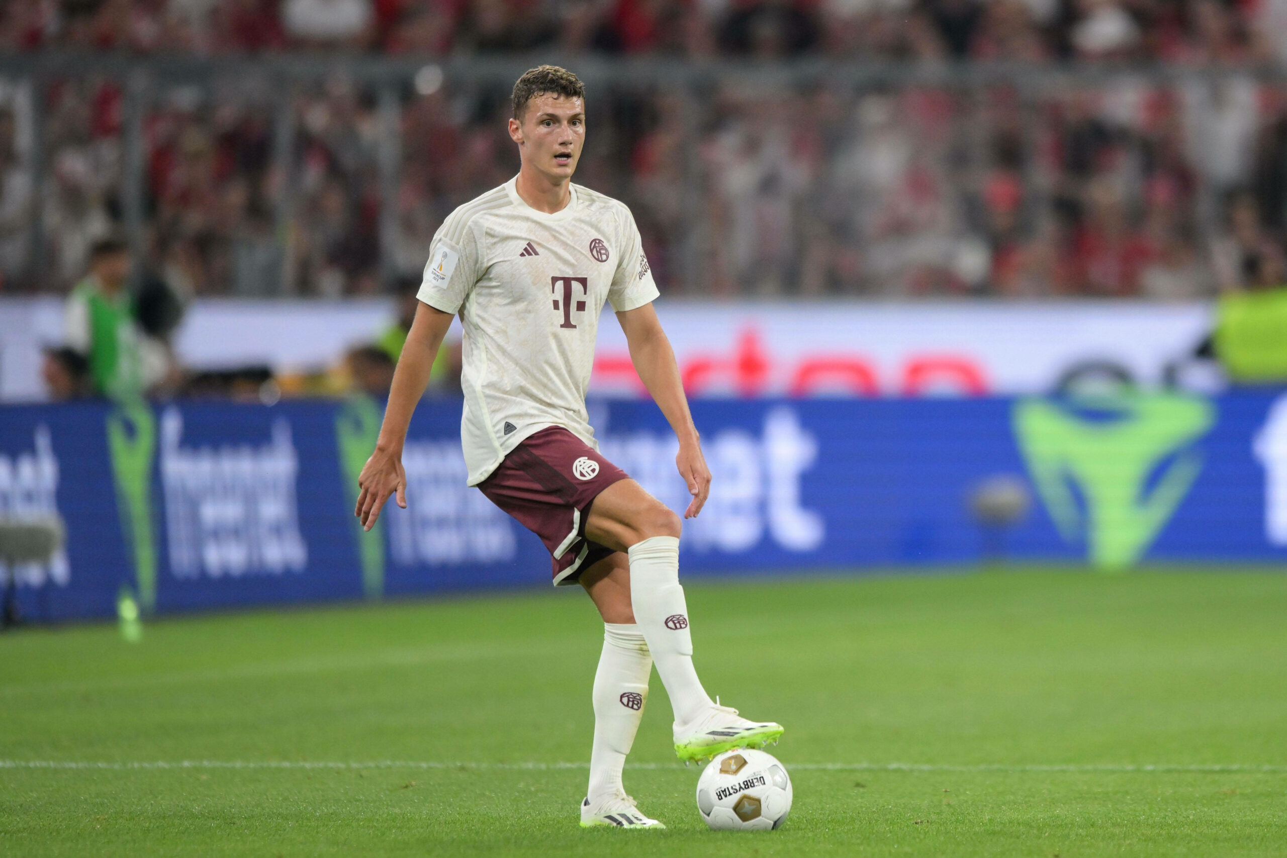 Bayern Verteidiger Benjamin Pavard im Supercup-Finale gegen RB Leipzig