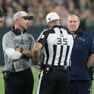 Die beiden Head Coaches Matt LaFluer (Green Bay Packers) und Bill Belichick (New England Patriots) beim Preseason Spiel