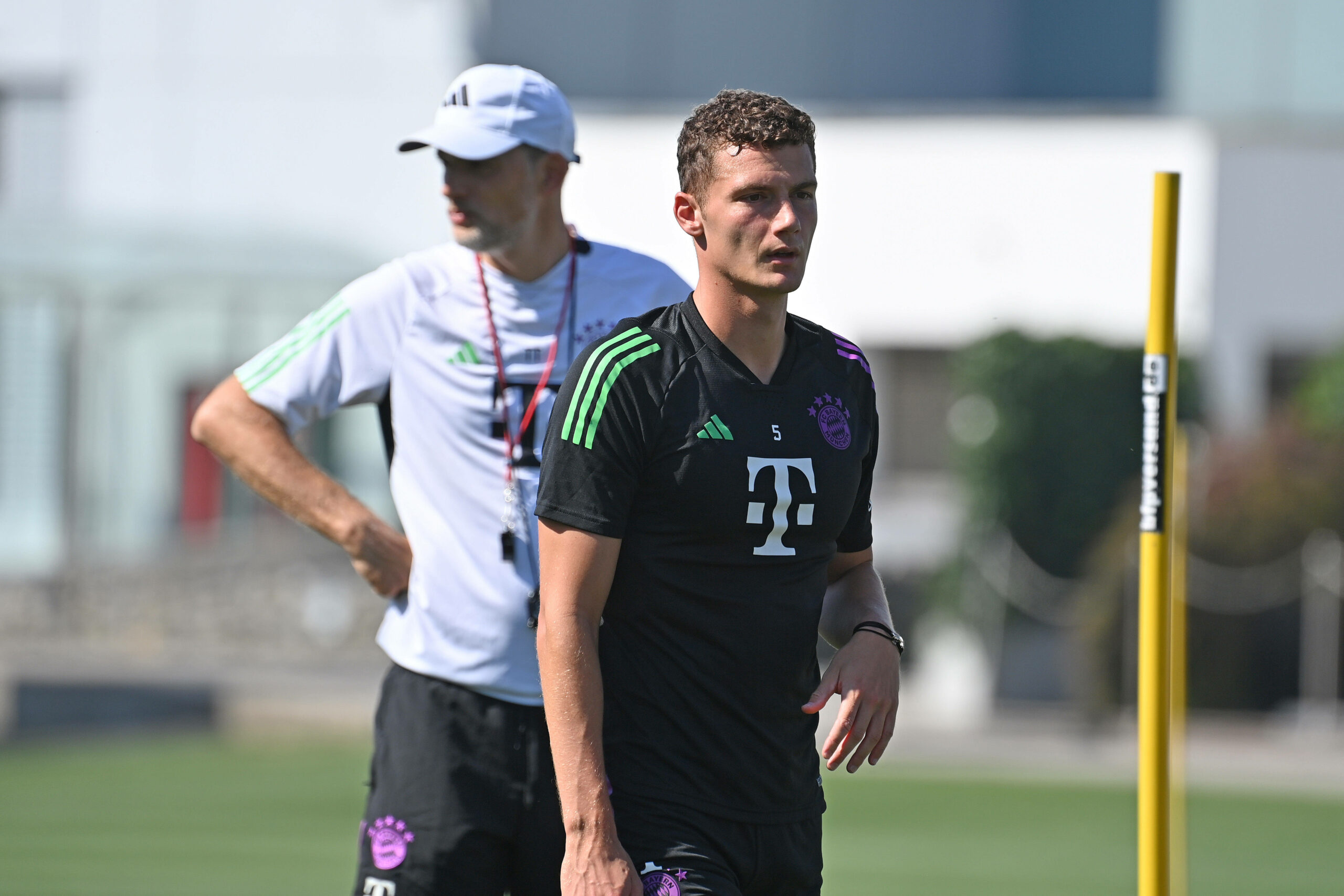 Thomas Tuchel und Benjamin Pavard im Training beim FC Bayern München