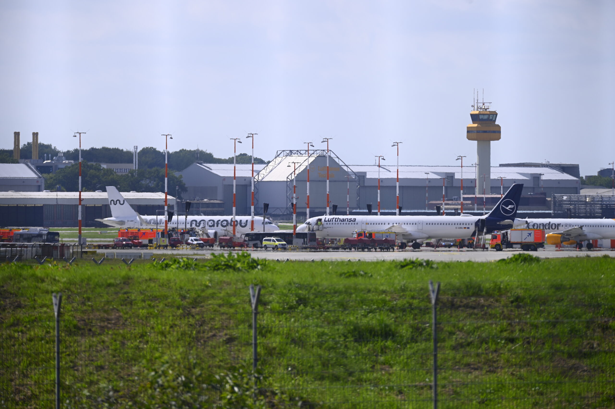 Eine mit 194 Passagieren besetzte Maschine der Lufthansa musste in Hamburg notlanden.