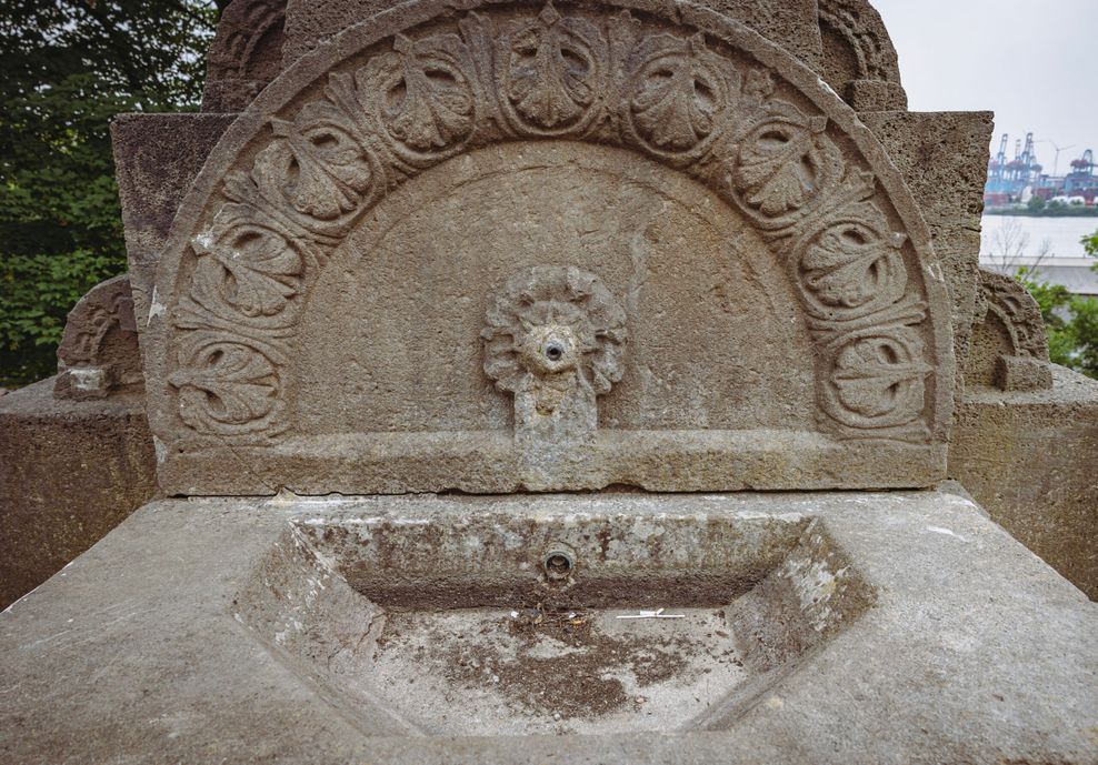 Der Brunnen ist seit 1940 ohne Wasser.