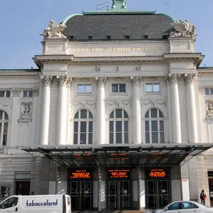 Sarker Qualm im Schauspielhaus – Feuerwehr im Einsatz