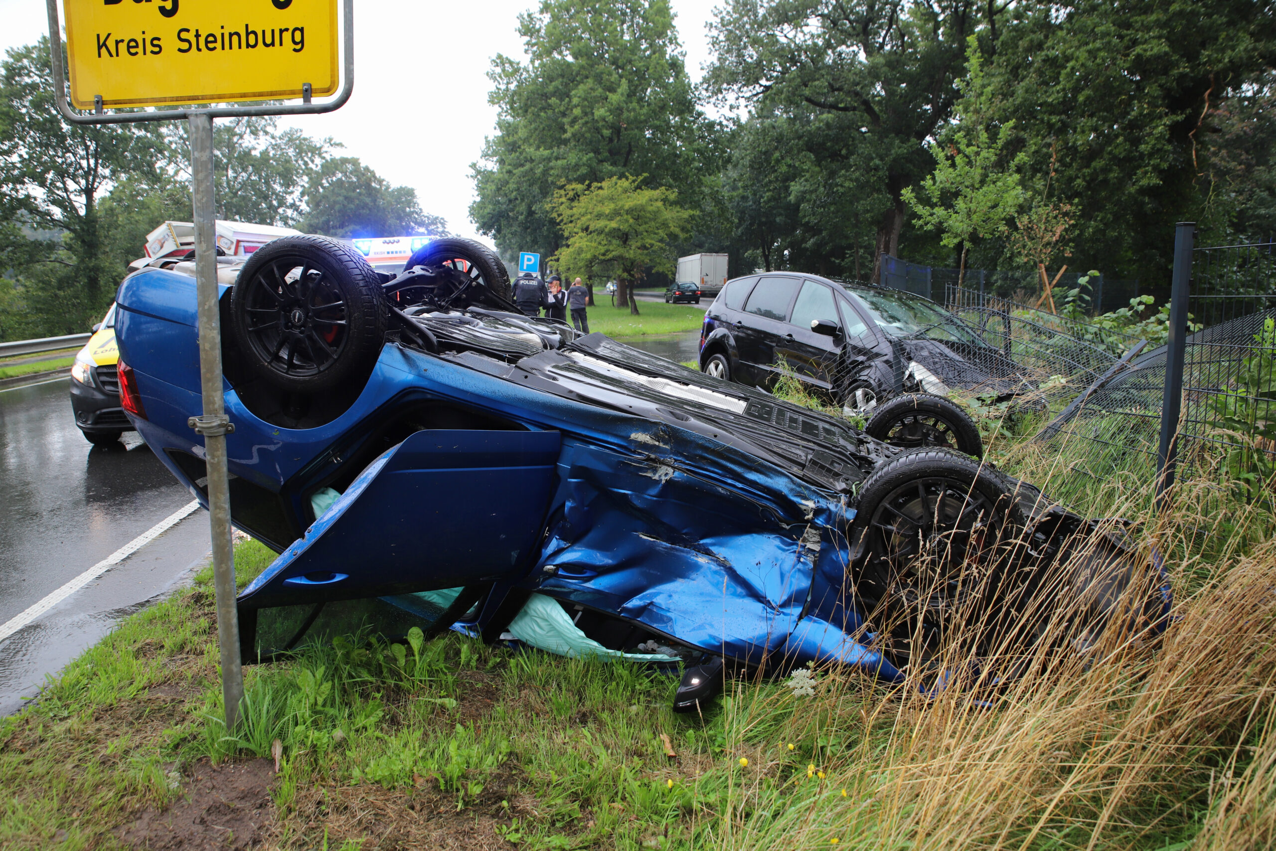 Bei dem Unfall im Kreis Steinburg wurden mehrere Personen verletzt.