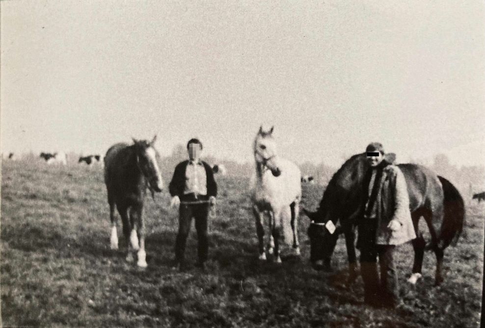 Jürgen M. und sein Freund Werner S. (l.) bei einem Ausritt.