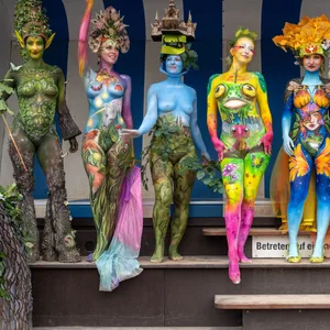 Beim „Bodypainting Festival“ auf Usedom: Models präsentieren am 19. August die Kunstwerke auf ihrer Haut.